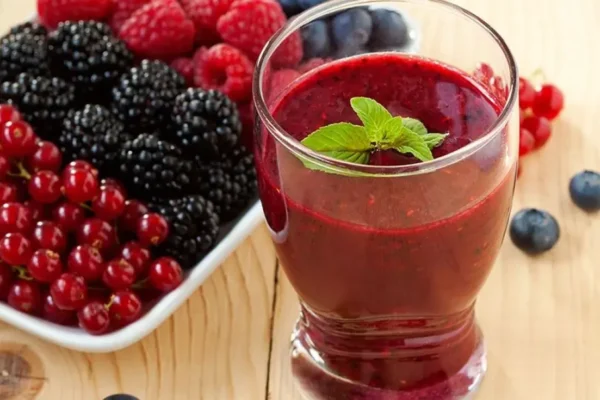 Receitas de Sucos Desintoxicantes com Frutas Vermelhas