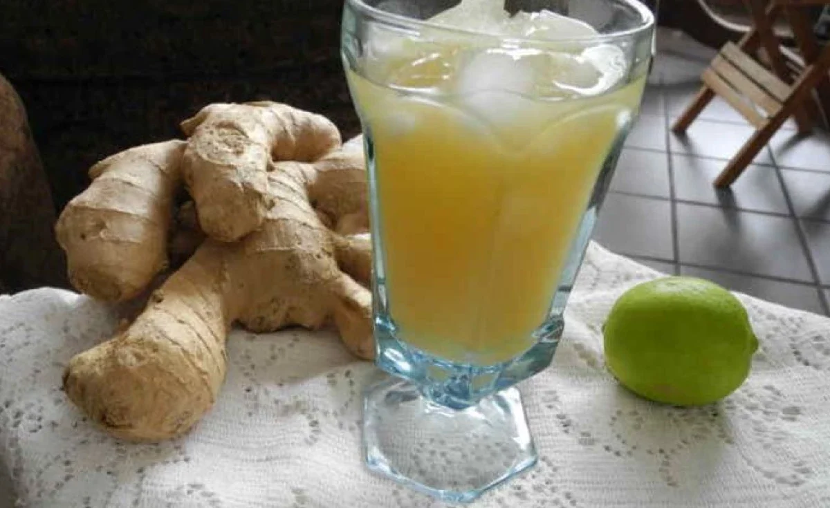 Sucos Desintoxicantes com Gengibre e Limão
