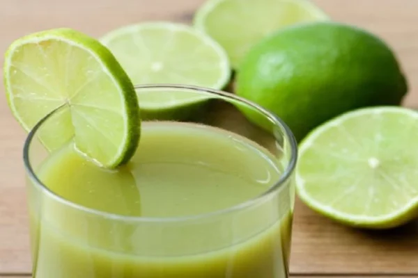 Suco de Limão na Saúde Digestiva