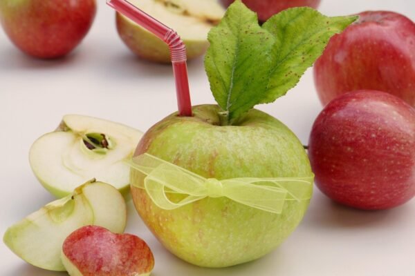 apple, drinking straw, heart, vitamins, health, bio, left untreated, pesticides, apple juice, fruit, fresh, vegetarian, nourishment, diet, love, harvest, fall, prevent, cold, virus, immune system, fruit growing, apple juice, apple juice, apple juice, apple juice, apple juice