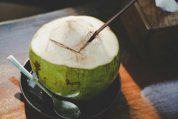Suco de Coco Verde: Receita Completa e Benefícios Naturais