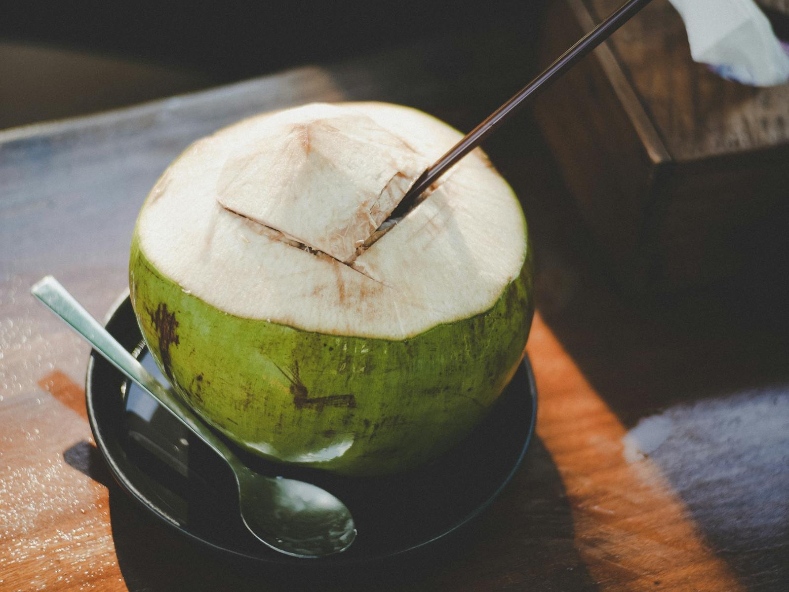 Suco de Coco Verde: Receita Completa e Benefícios Naturais