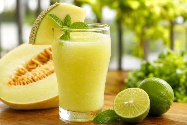 Suco de Melão com Limão Que Ajuda na Hidratação em Dias Quentes